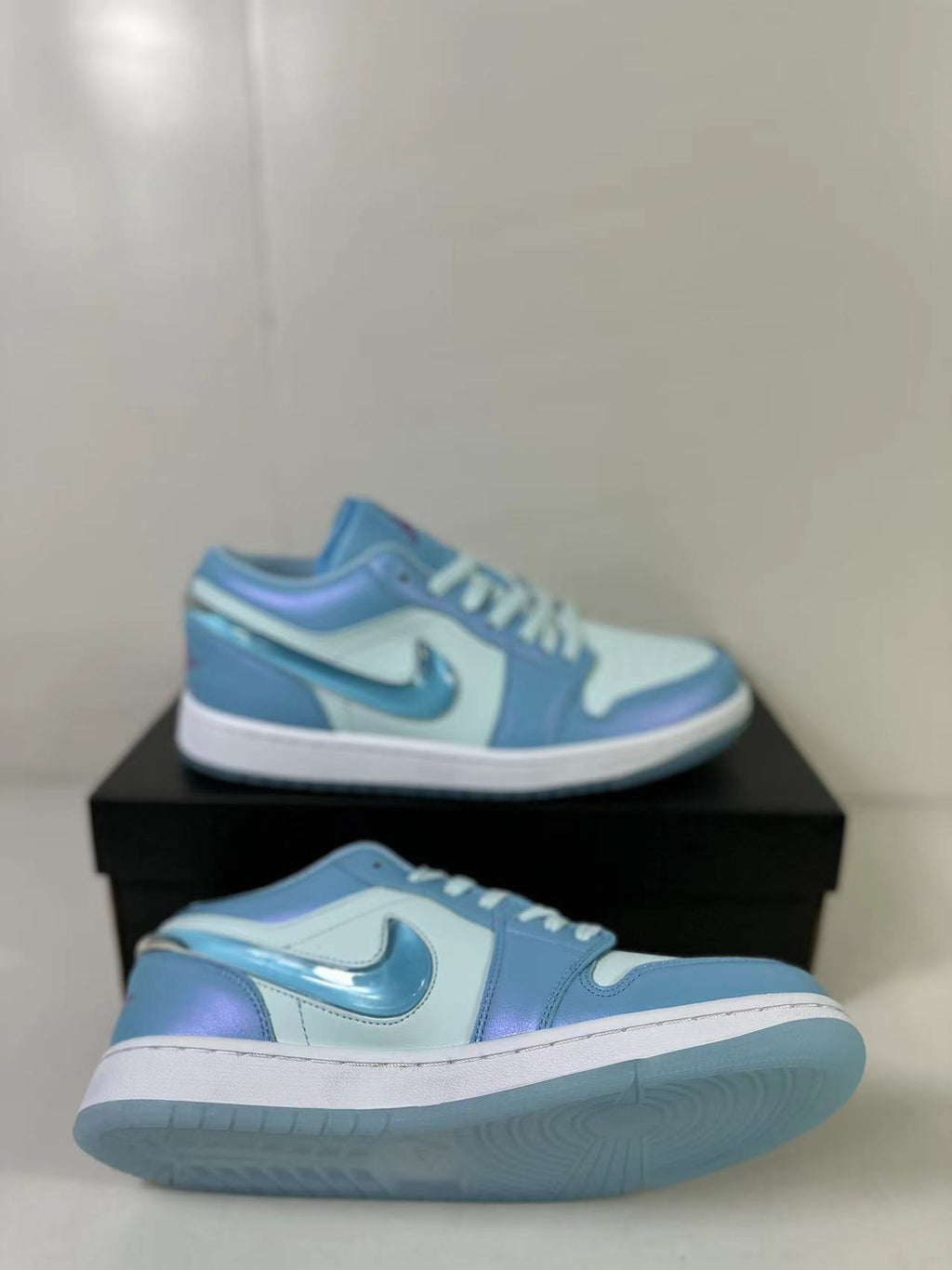 Jordan Air Jordan 1 Low Aquarius Blue FN7366-400 Sneakers