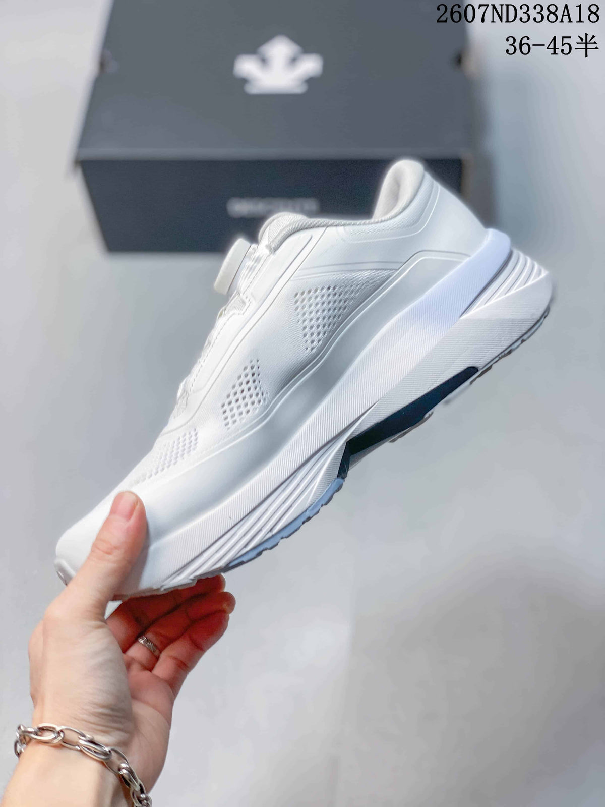 Descente D.F. Wire 3.0 White Sneakers 2607ND338A18