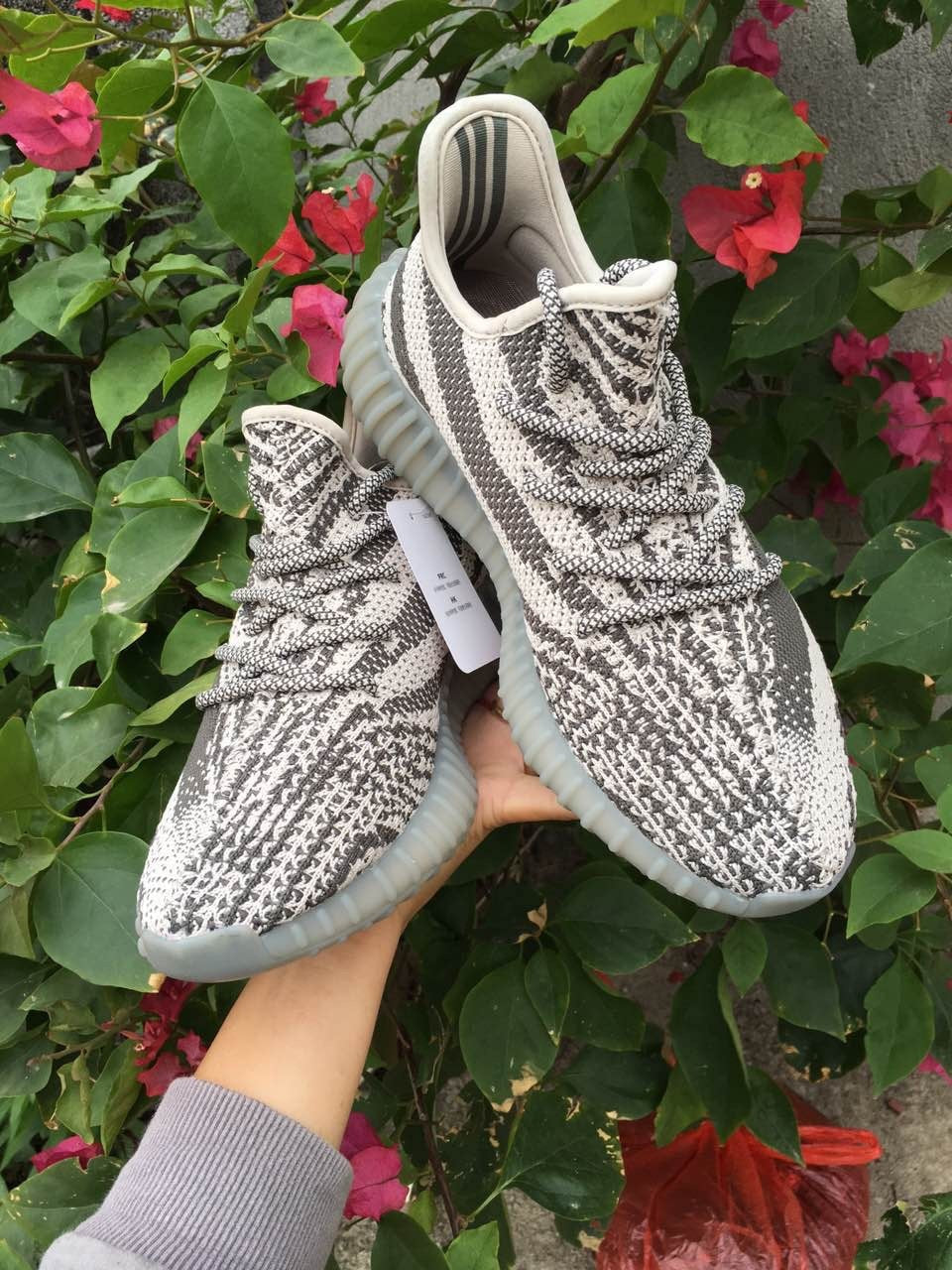 Yeezy 350 V2 Gray Knit Sneakers SPLY-350