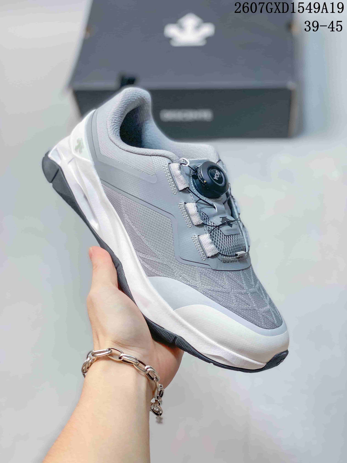 DESCENTE Circuit 2.0 Wire Men's Low-Top Training Shoes