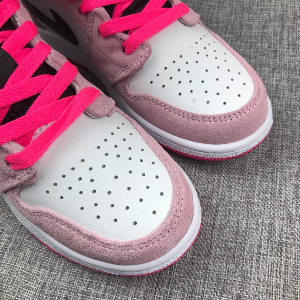 Jordan Air Jordan 1 Mid Pink White Black Sneakers 852542-801
