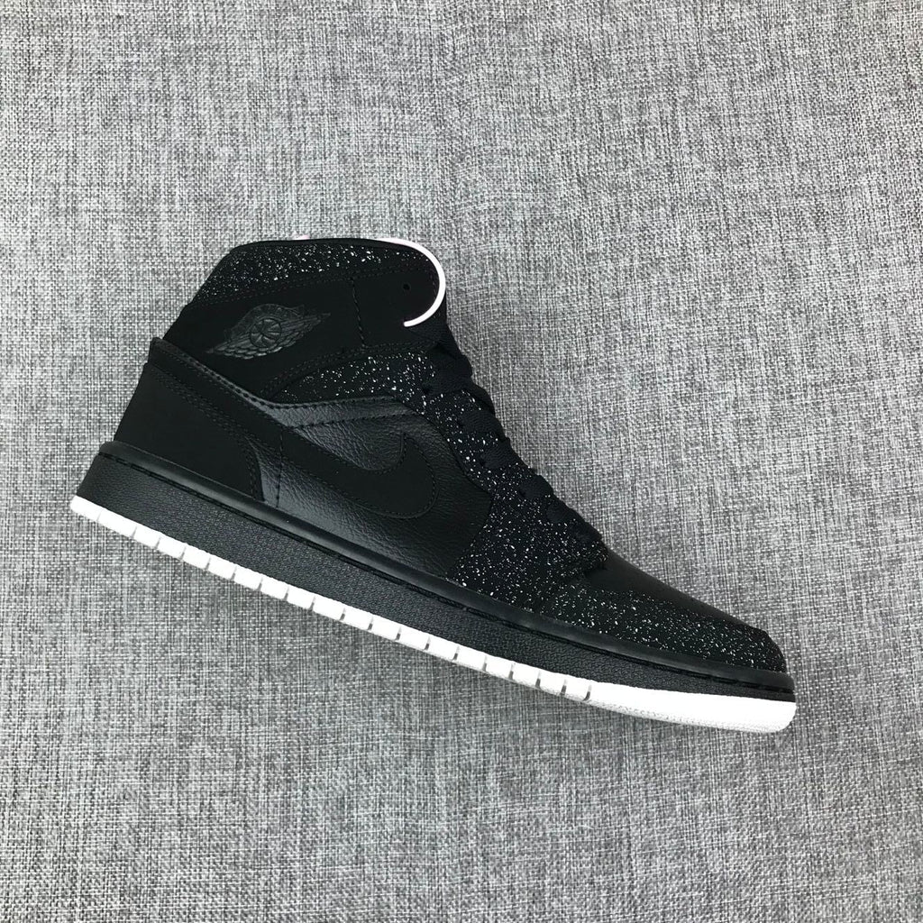 Jordan Air Jordan 1 Mid Black White 554724-001 Sneakers