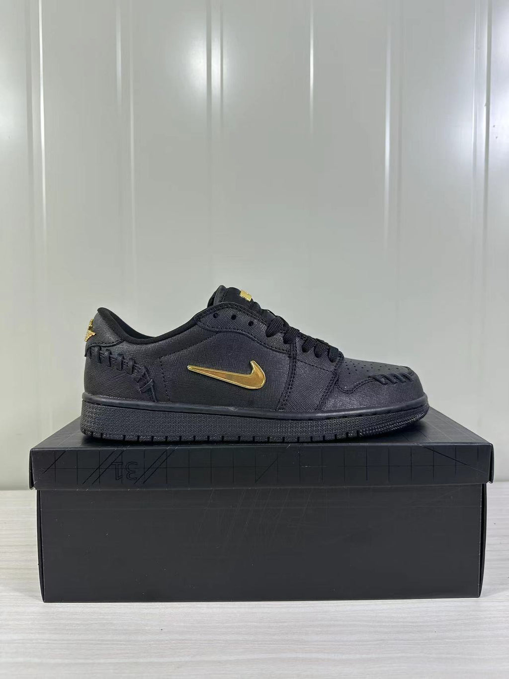 Jordan Air Jordan 1 Low Black Gold FN5032-007
