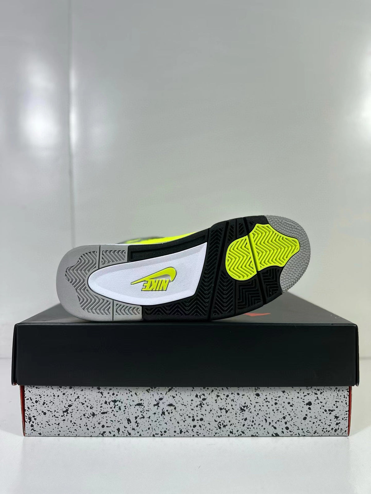 Jordan Air Jordan 4 Retro SP Tour Yellow Sneakers DV6773-700