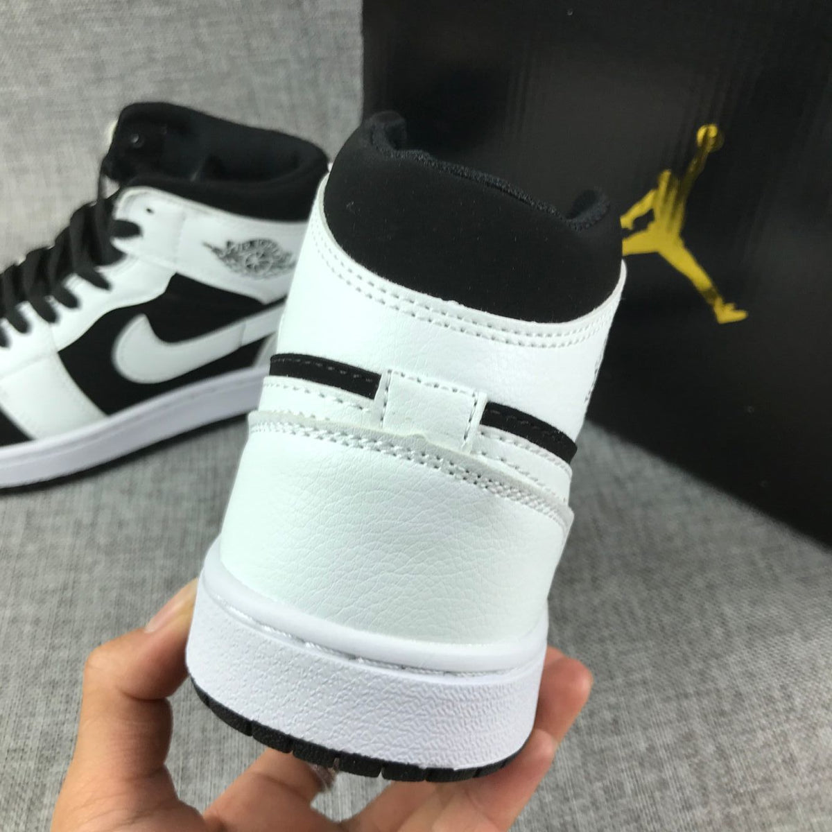 Jordan Air Jordan 1 Mid Panda Black White 554724-113
