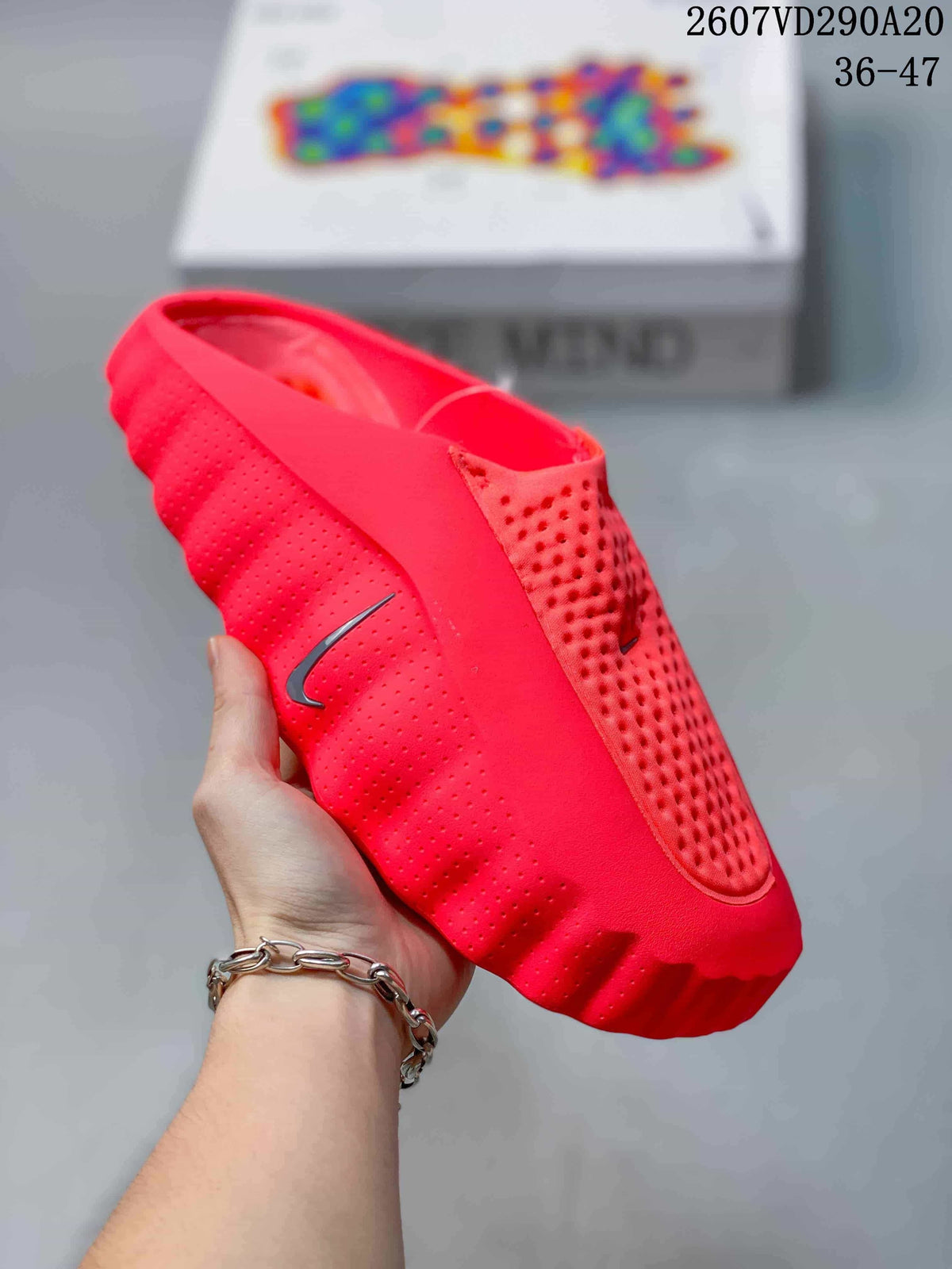 Nike Mind 001 Covered-Toe Slides Slip-On Sandals