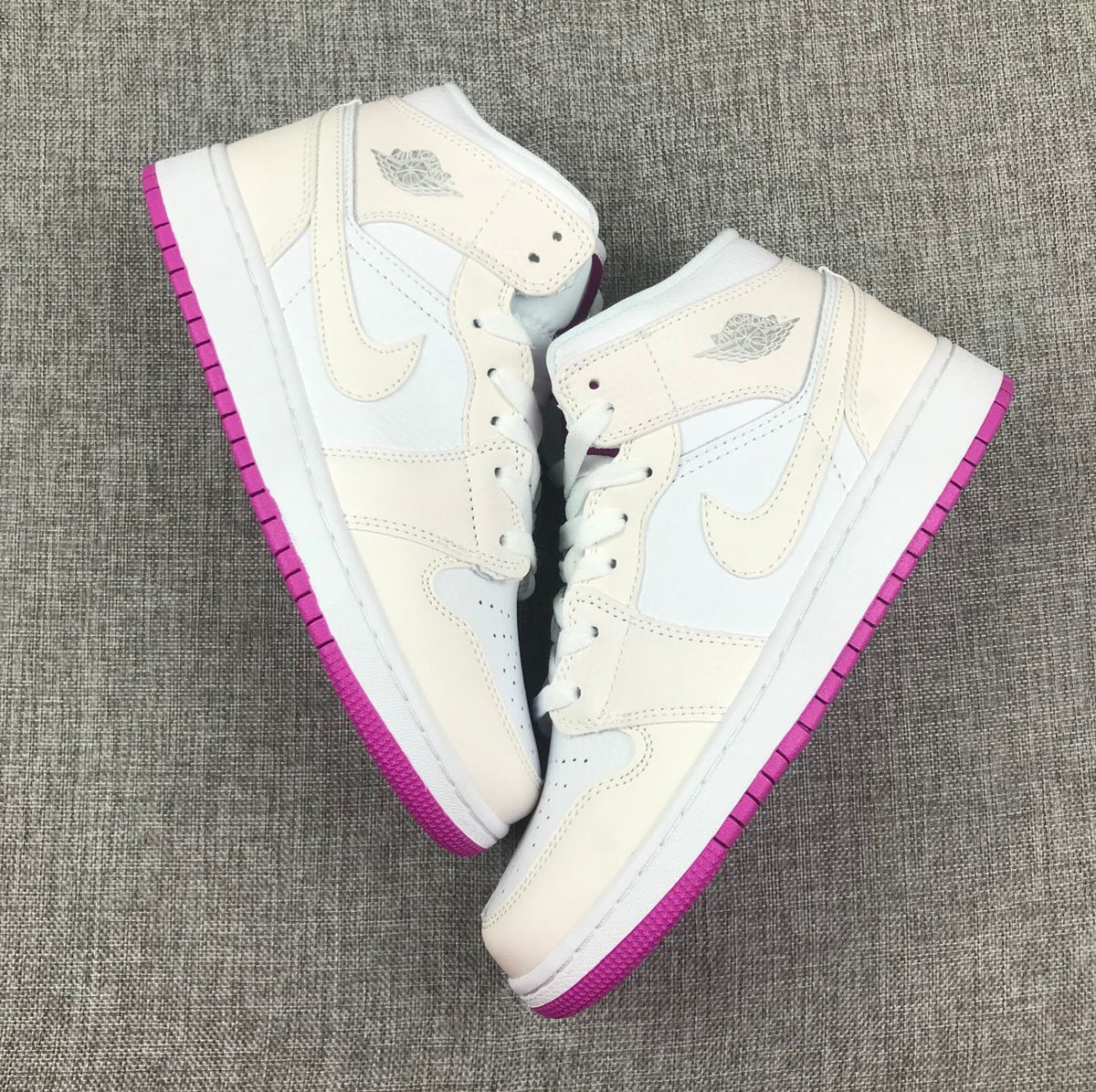 Jordan Air Jordan 1 Mid GG Sneakers White Grey Pink