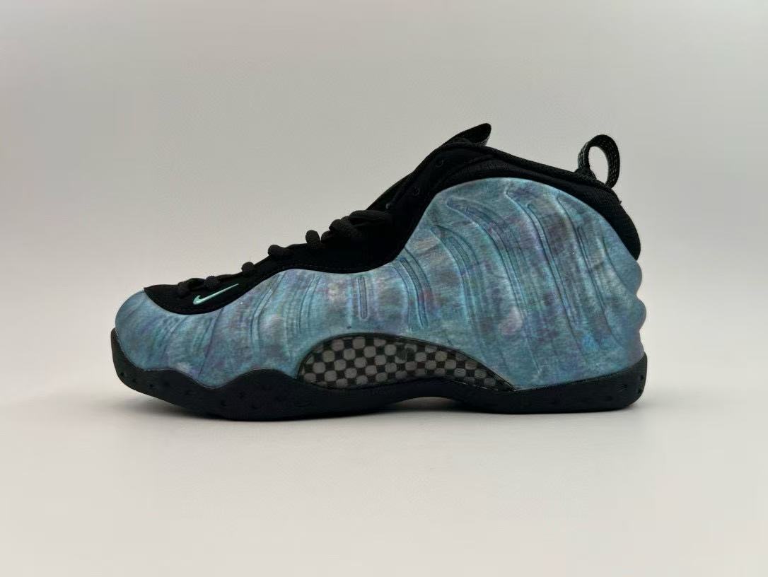 Nike Hardaway High-Top Sneakers
