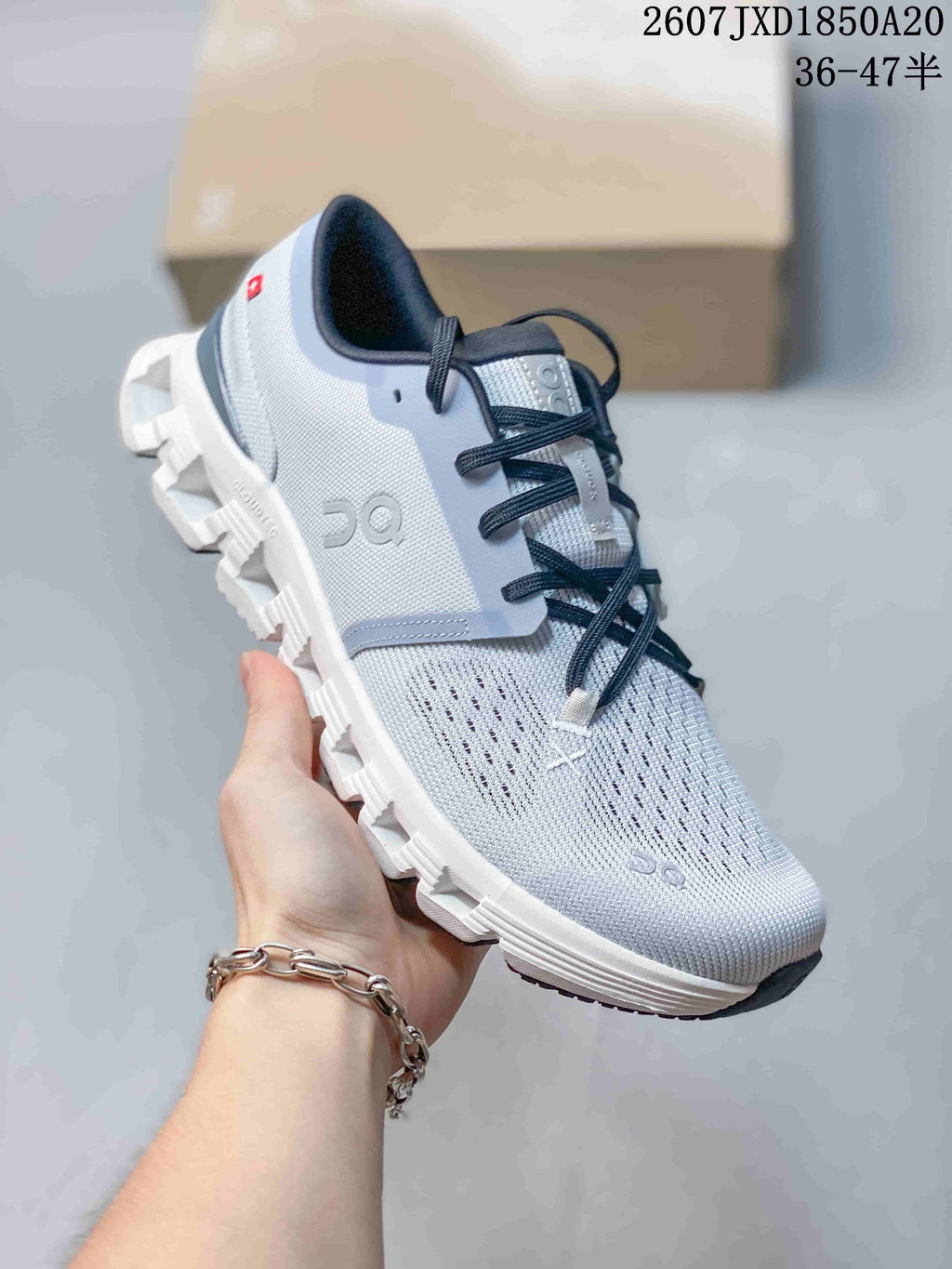On Cloud X 4 Low-Top Sneakers