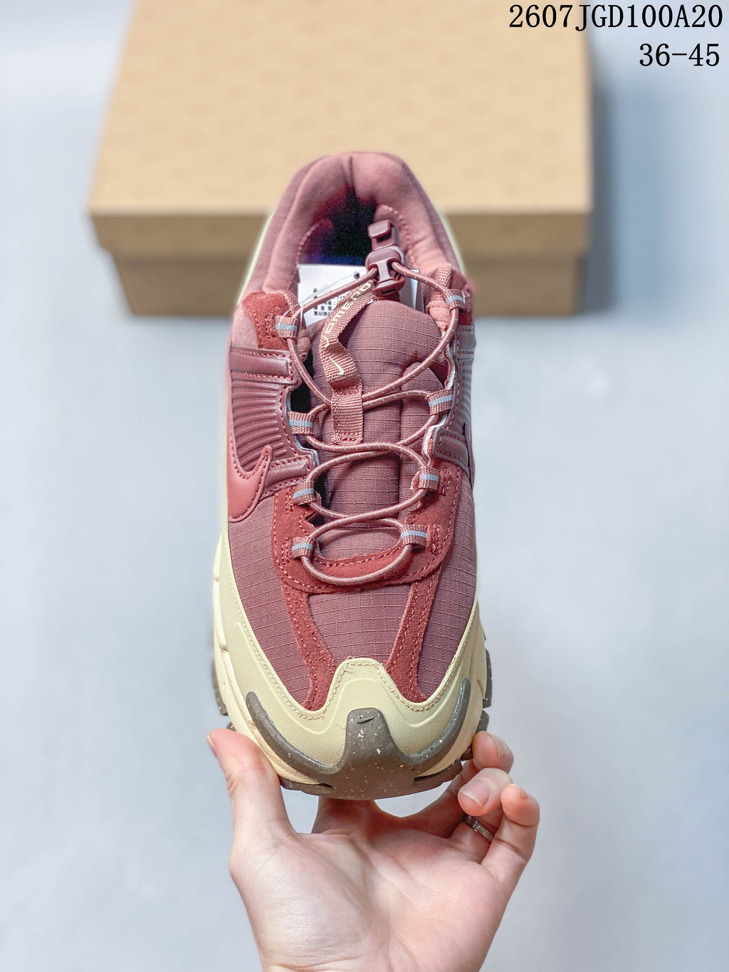 Nike Zoom Vomero Roam Sneakers Burgundy Cream 2607TGD100A20