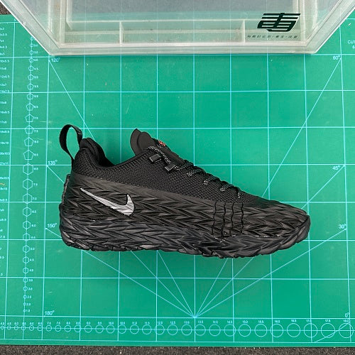 Nike Black and Gray Textured Low-Top Sneakers