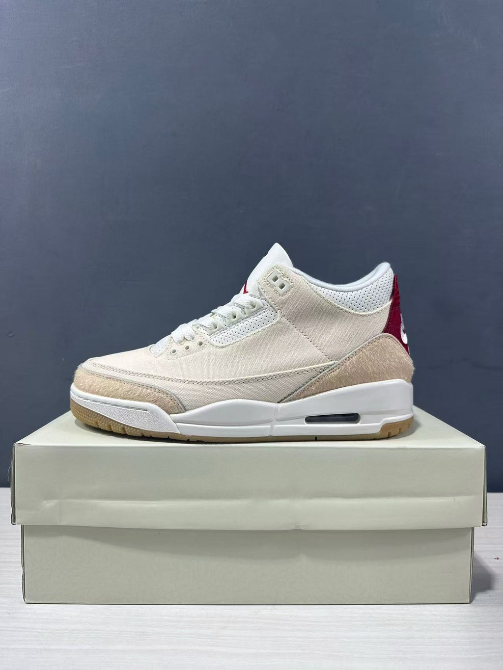 Jordan Air Jordan 3 Retro Year of the Horse Sneakers Cream Red