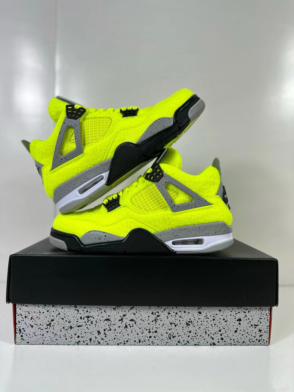 Jordan Air Jordan 4 Retro SP Tour Yellow Sneakers DV6773-700
