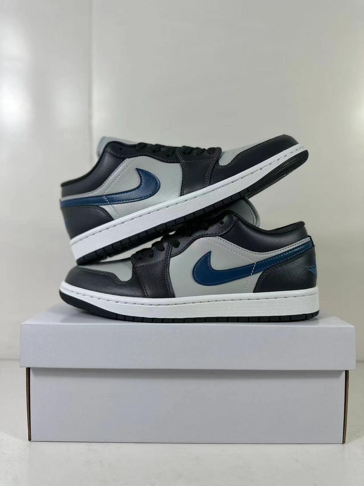 Jordan Air 1 Low Sneakers Black Grey Blue DC0774-040
