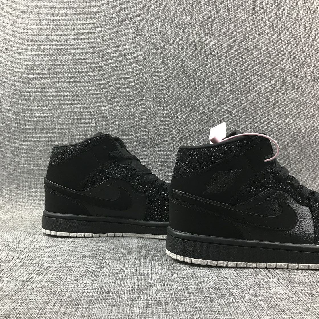 Jordan Air Jordan 1 Mid Black White 554724-001 Sneakers