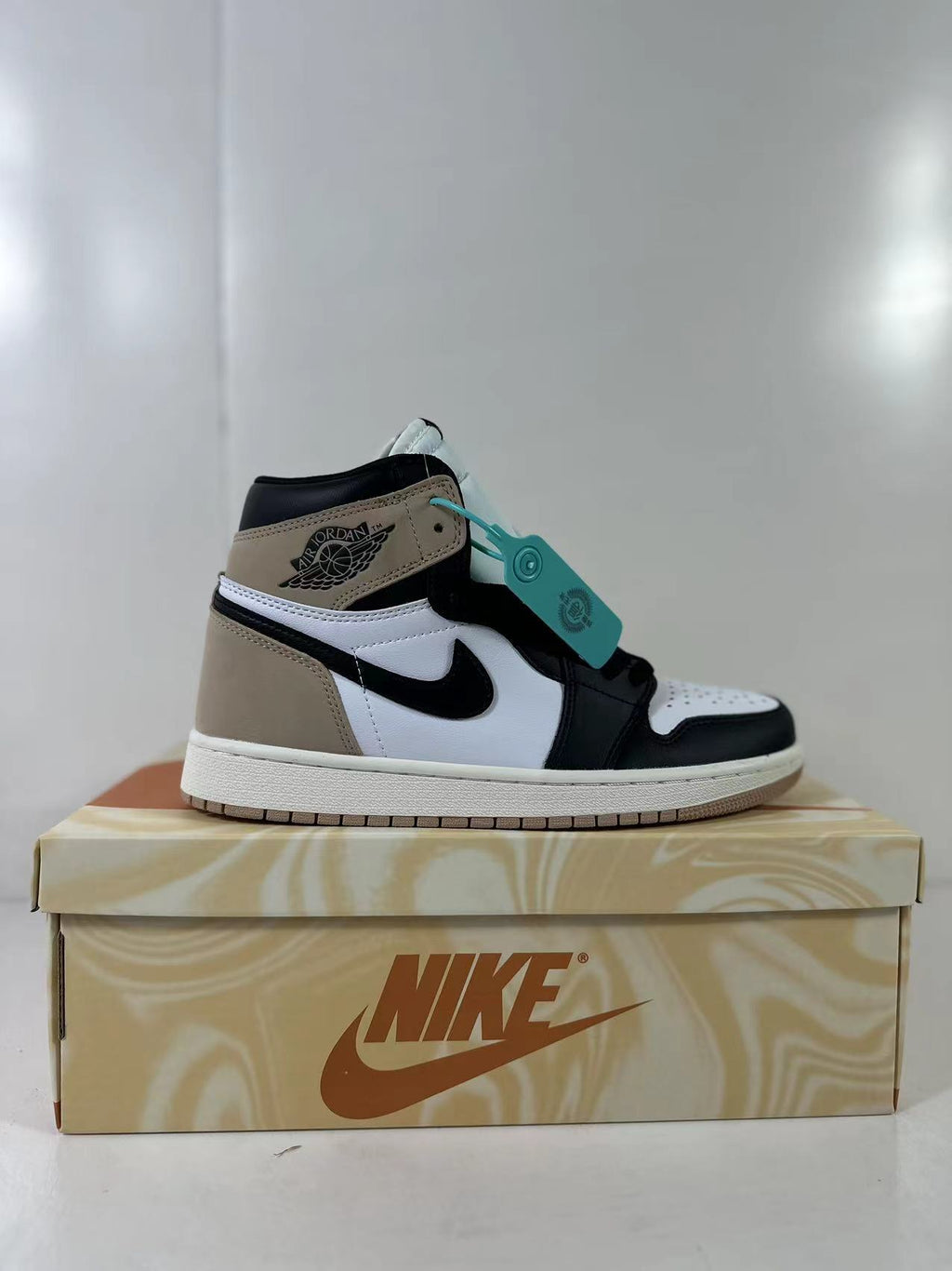 Jordan Air Jordan 1 High OG Brown Black White Sneakers FD2596-021