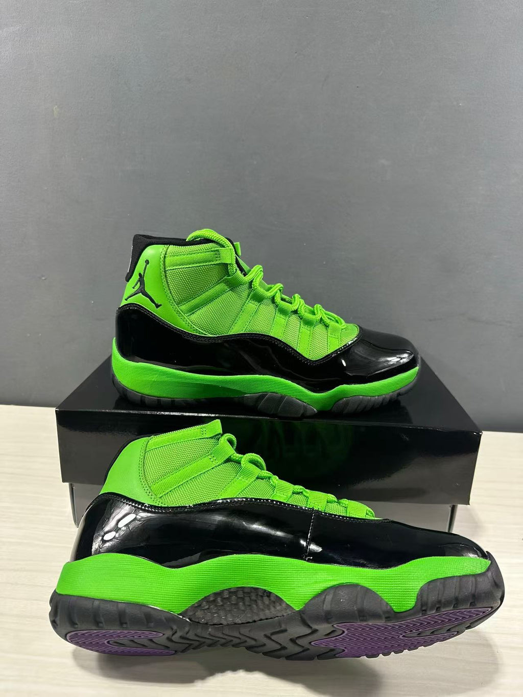 Jordan Air Jordan 11 Retro Black Green CT8012-310 Sneakers