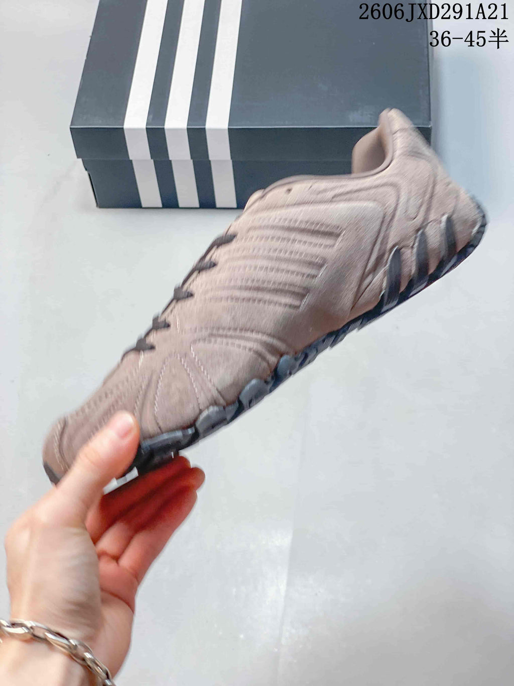 adidas Originals Ghost Sprint Sneakers Beige 2606JXD291A21