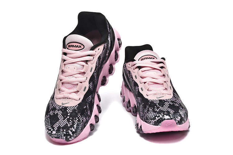 Nike Air Max DN8 Sneakers in Black and Pink