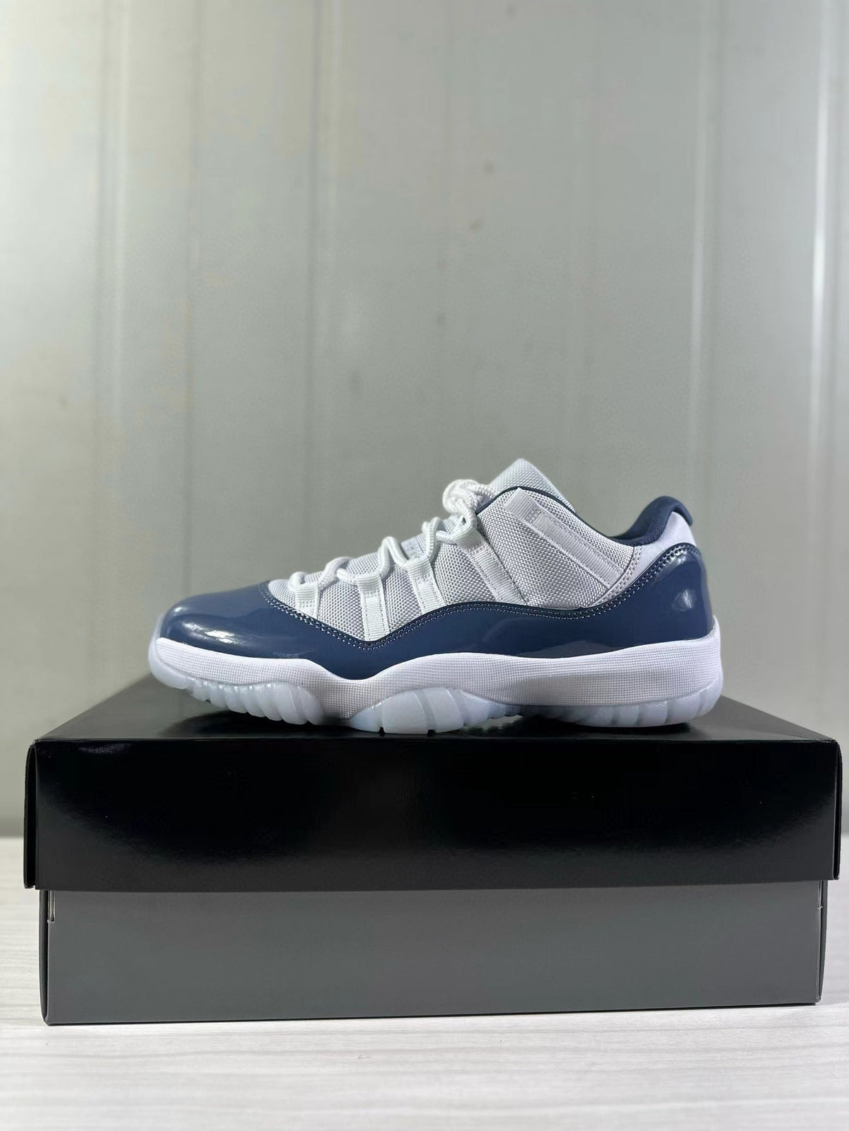 Jordan Air Jordan 11 Retro Low Diffused Blue FV5104-104