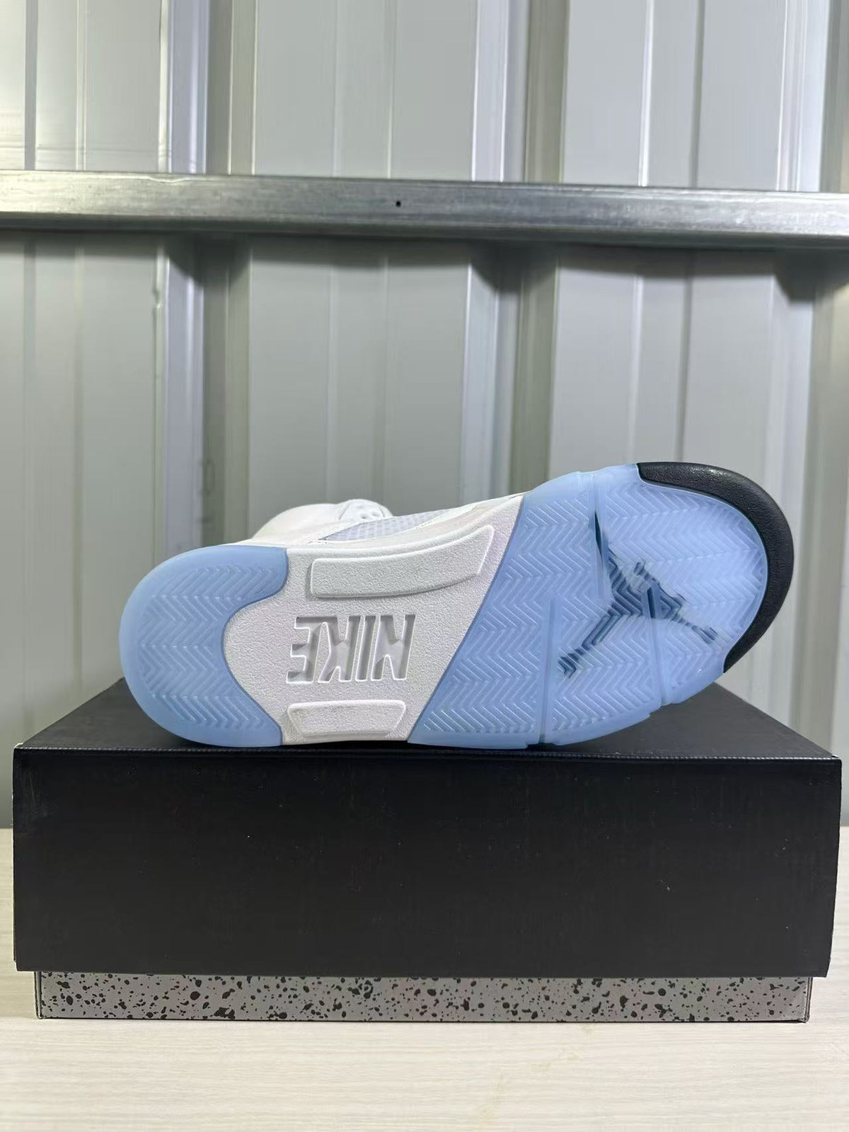 Jordan Air Jordan 5 White/Silver Sneakers HQ7978-103