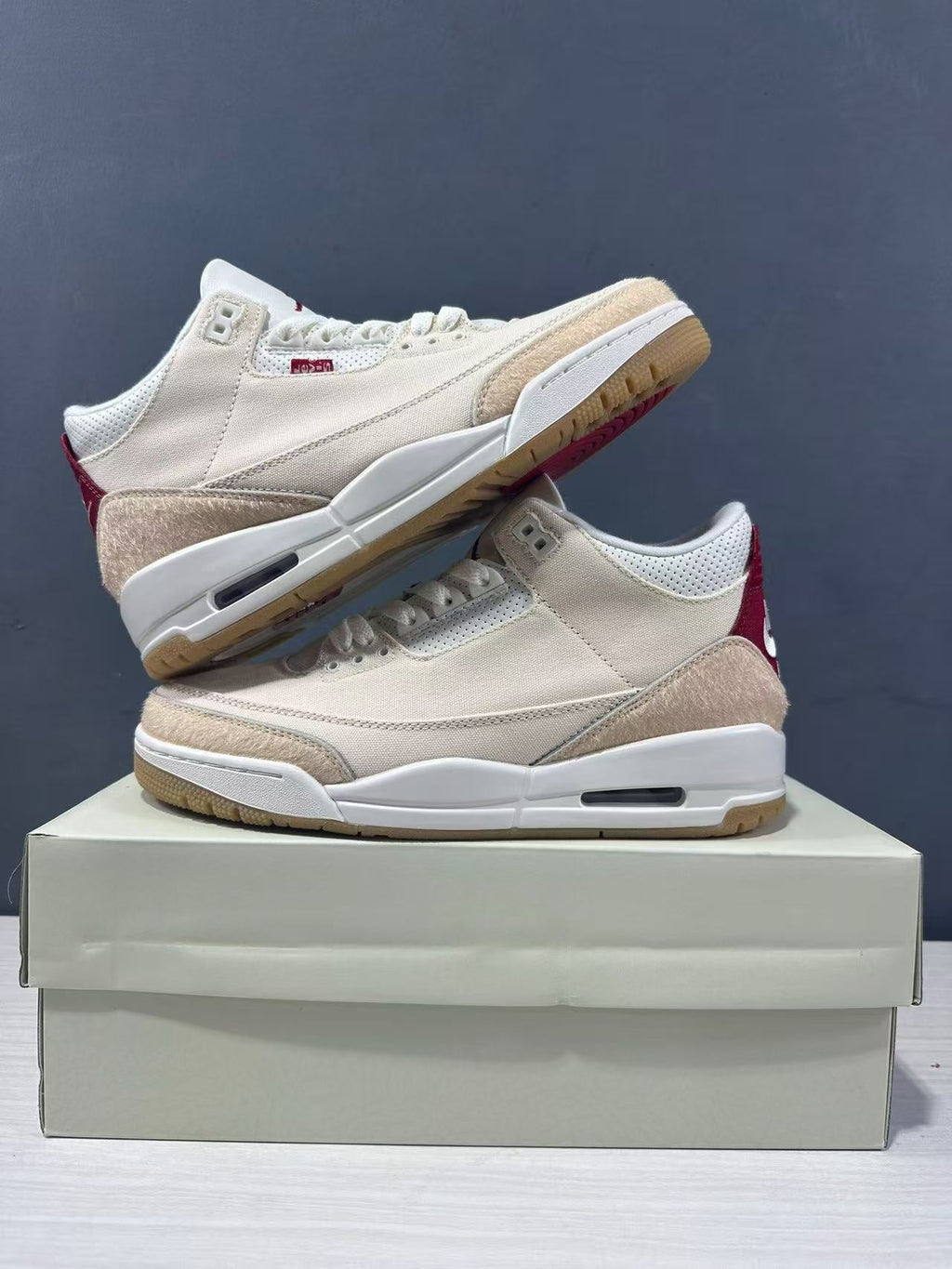 Jordan Air Jordan 3 Retro Year of the Horse Sneakers Cream Red