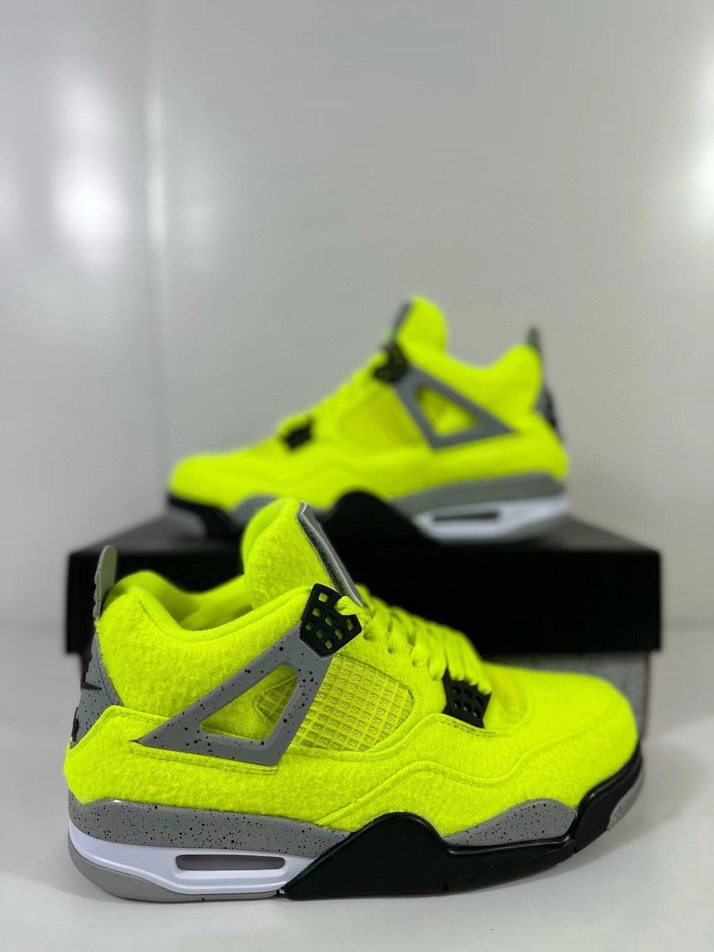 Jordan Air Jordan 4 Retro SP Tour Yellow Sneakers DV6773-700