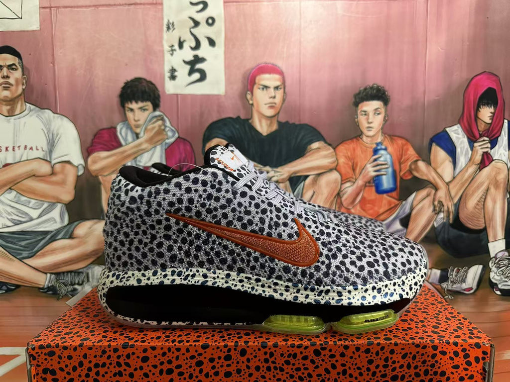 Nike Air Zoom Basketball Shoes in Black and White Spot Print