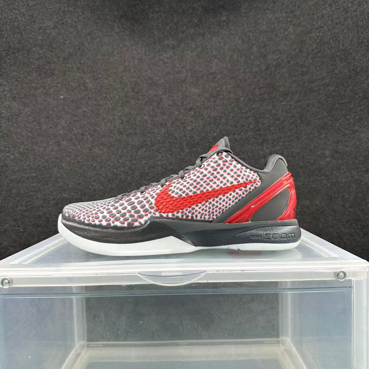 Nike 3D Mismatched Basketball Sneakers Multicolor