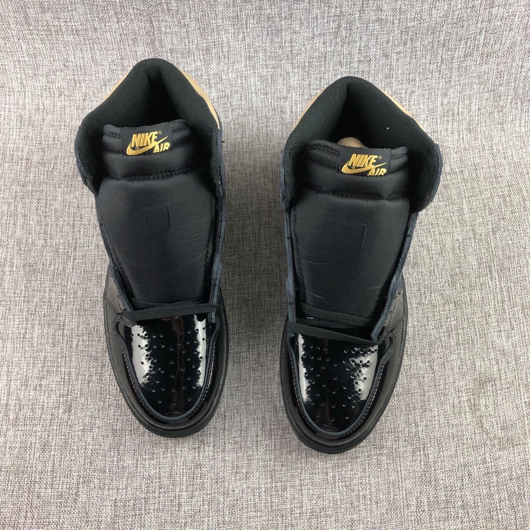 Jordan Air Jordan 1 High OG Black Gold Sneakers 555088-032