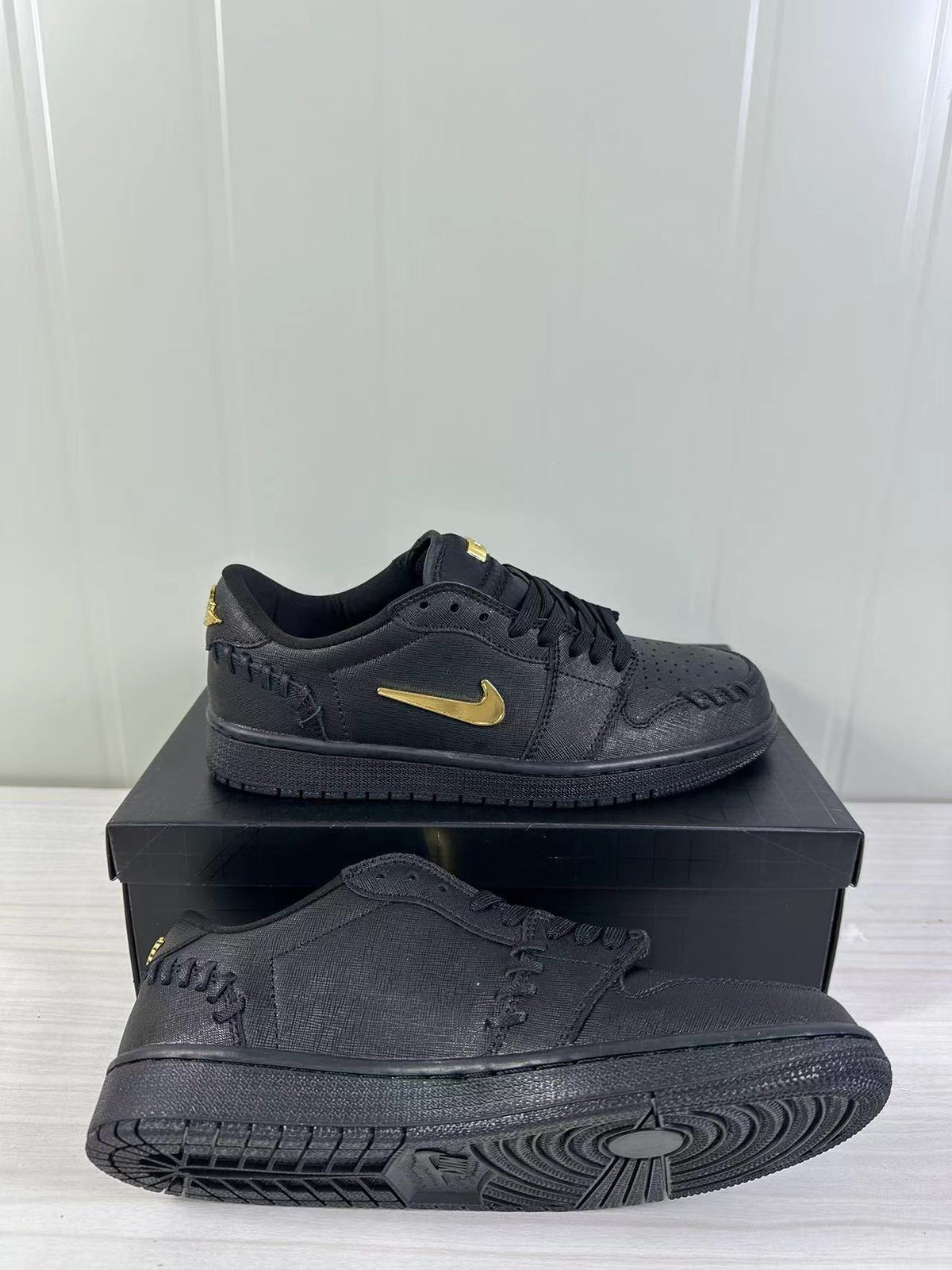 Jordan Air Jordan 1 Low Black Gold FN5032-007