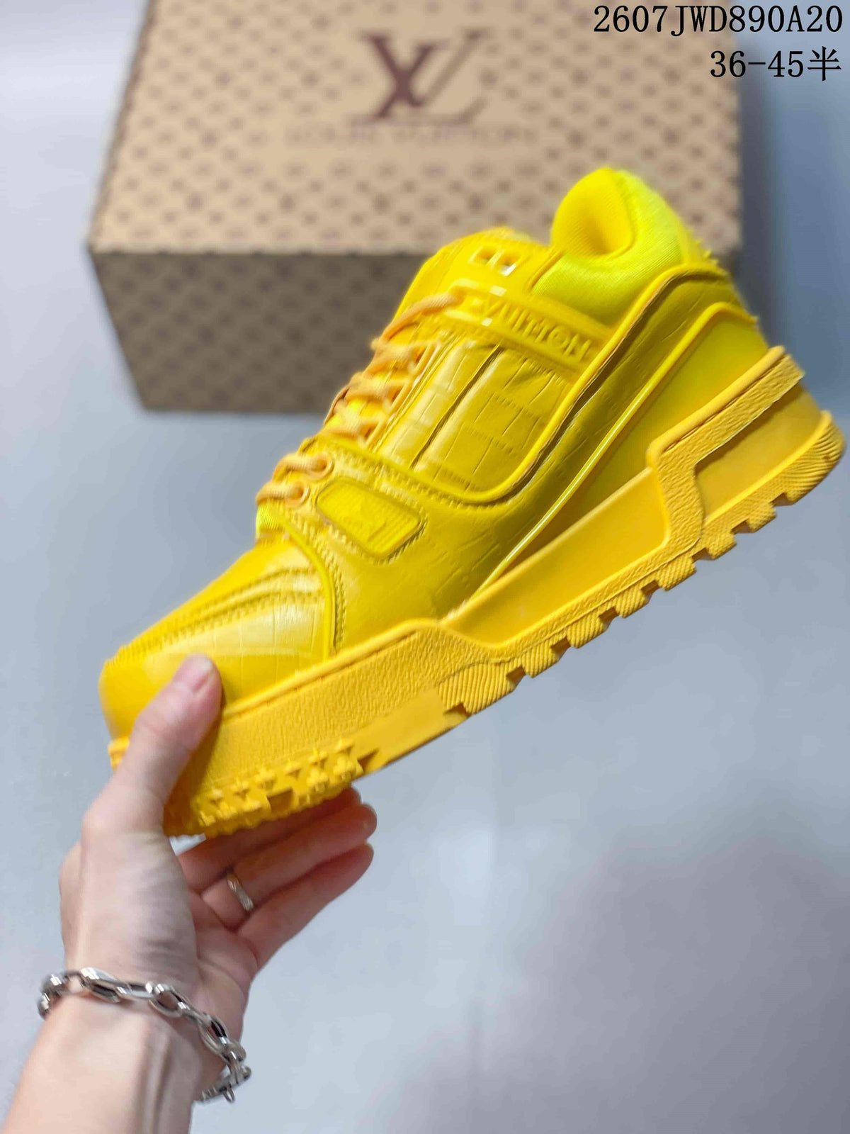 Louis Vuitton Trainer Maxi Yellow Low-Top Sneakers 2607JWD890A20