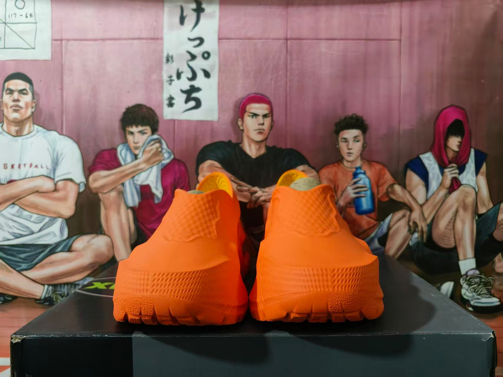 Nike Air Max 1000 Orange Sneakers