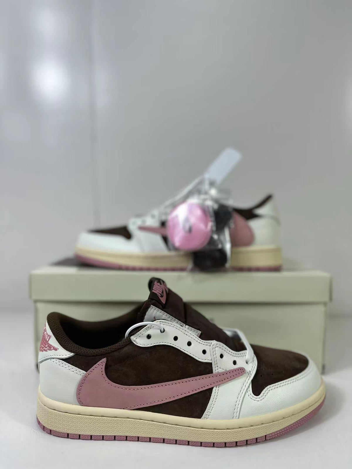 Nike Air Jordan 1 Low Travis Scott Reverse Mocha Pink DZ4137-206