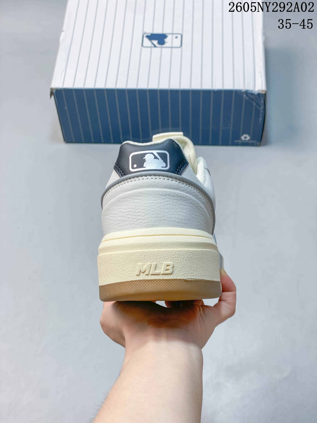 MLB Low-Top Sneakers White and Cream 2605NY292A02