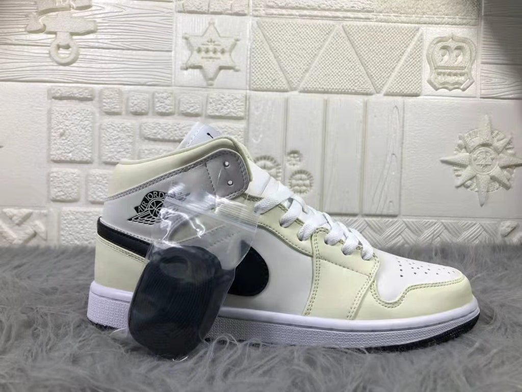 Jordan Air 1 Mid Sneakers Cream White Black