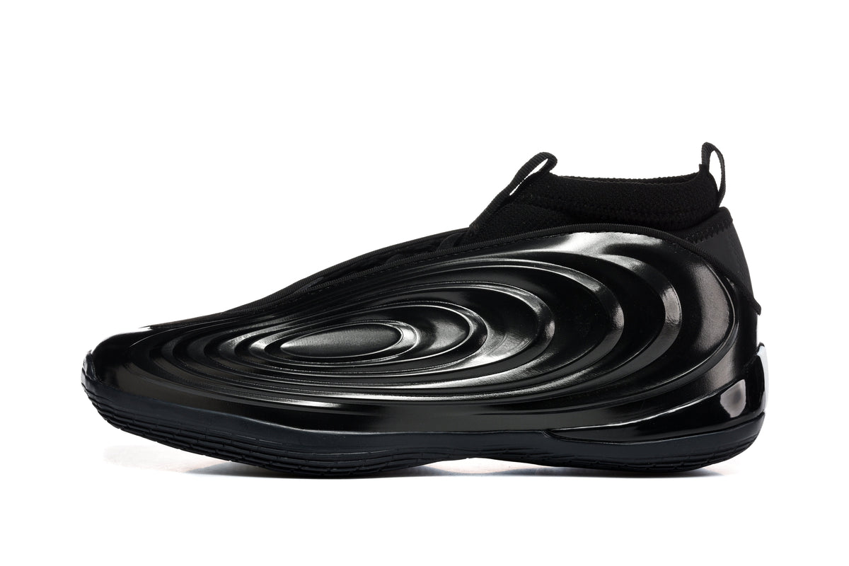 Black 939-6 Low-Top Sneakers