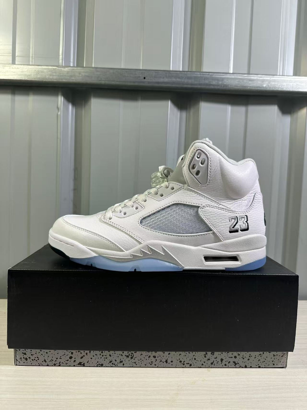 Jordan Air Jordan 5 White/Silver Sneakers HQ7978-103