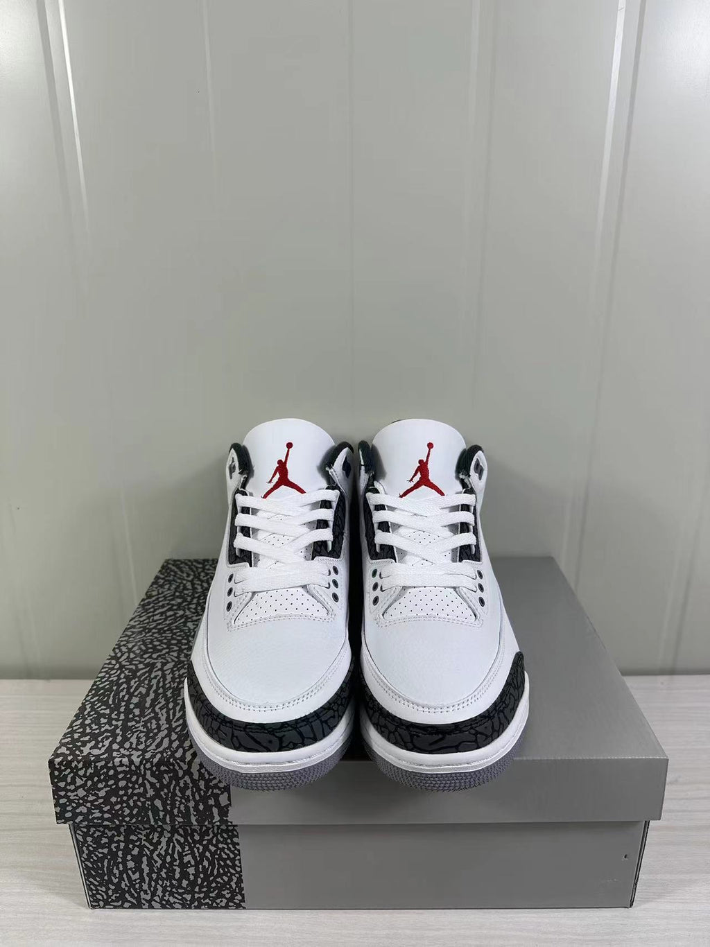 Jordan Air Jordan 3 Retro White Cement Grey Sneakers CT8532-106