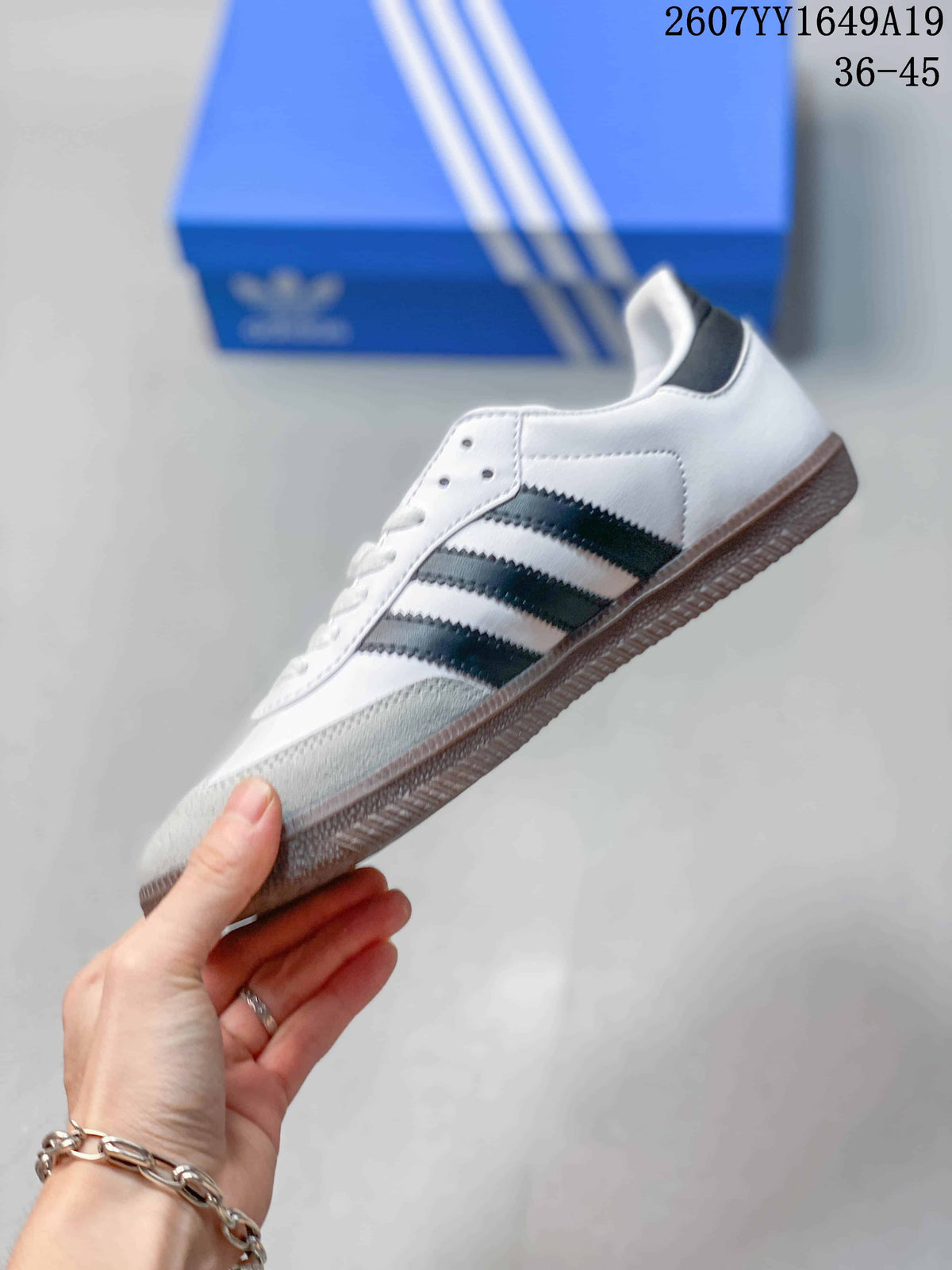 adidas Samba Low-Top Sneakers White Black Gum Sole 2607YY1649A19
