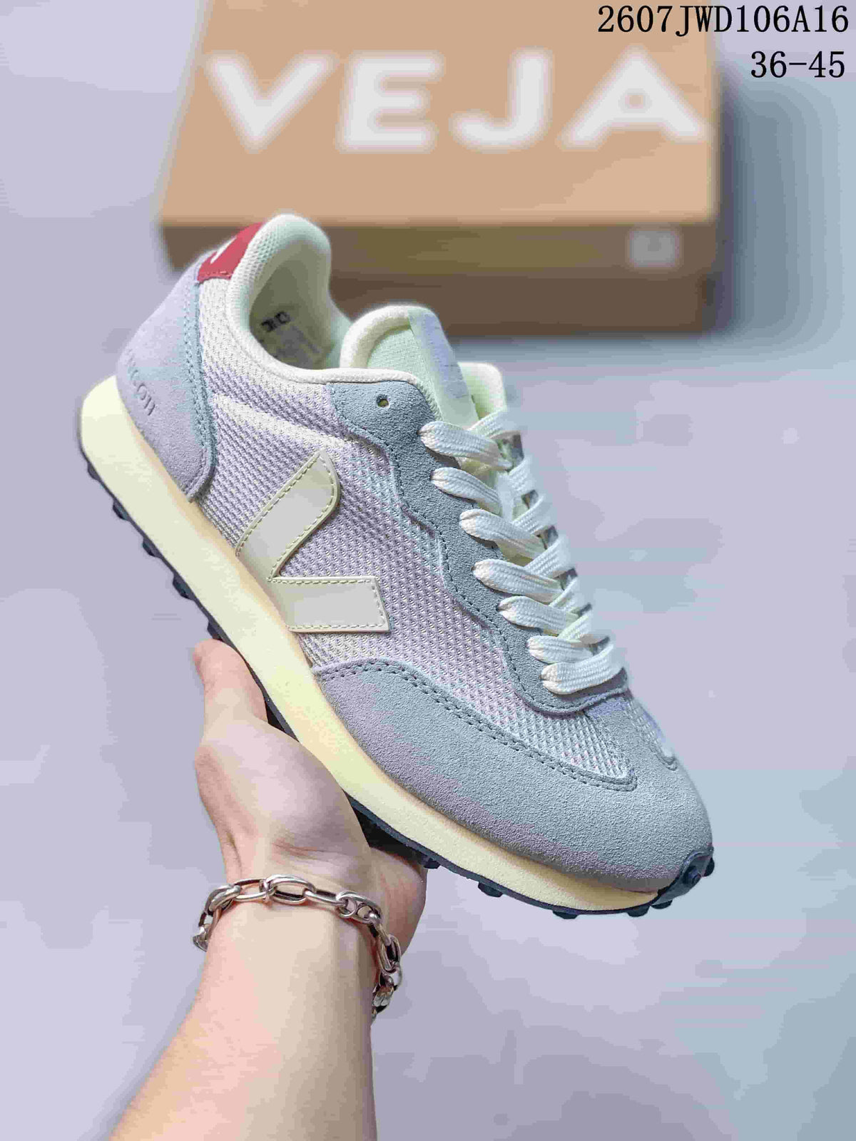 VEJA Rio Branco Alveomesh Sneakers