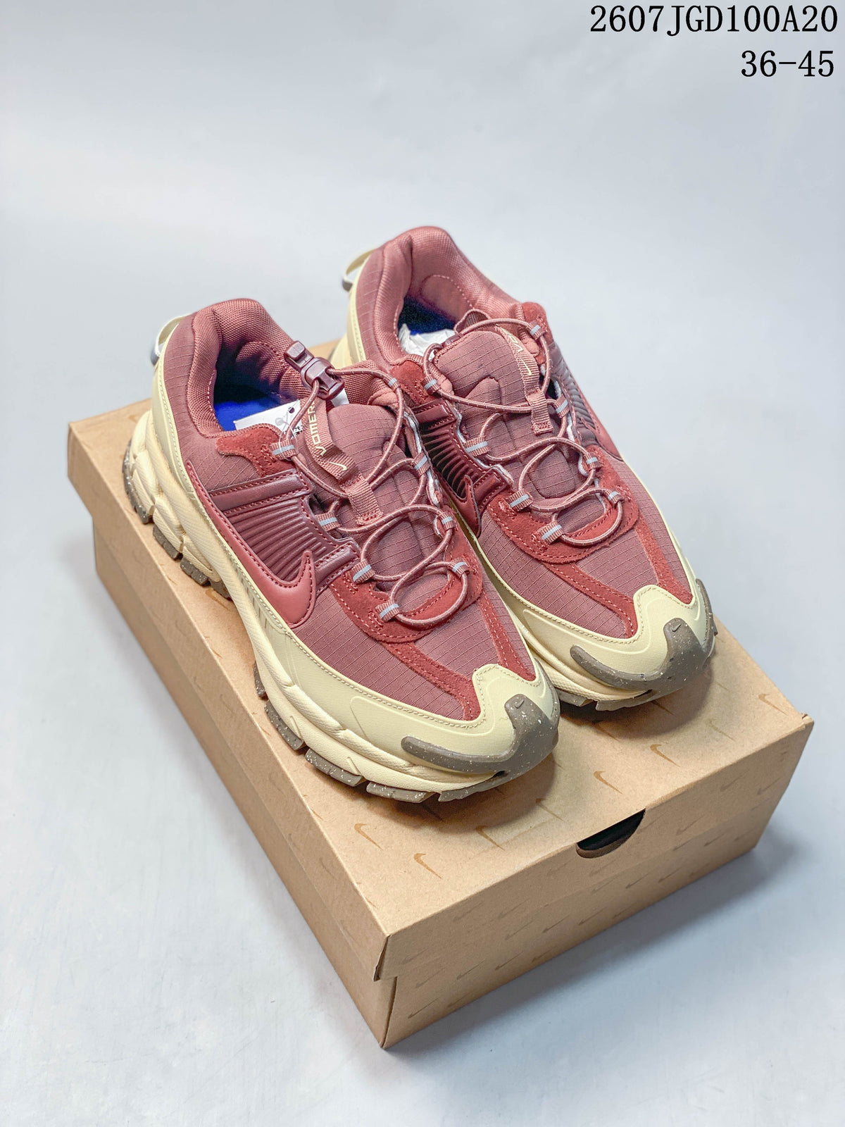 Nike Zoom Vomero Roam Sneakers Burgundy Cream 2607TGD100A20