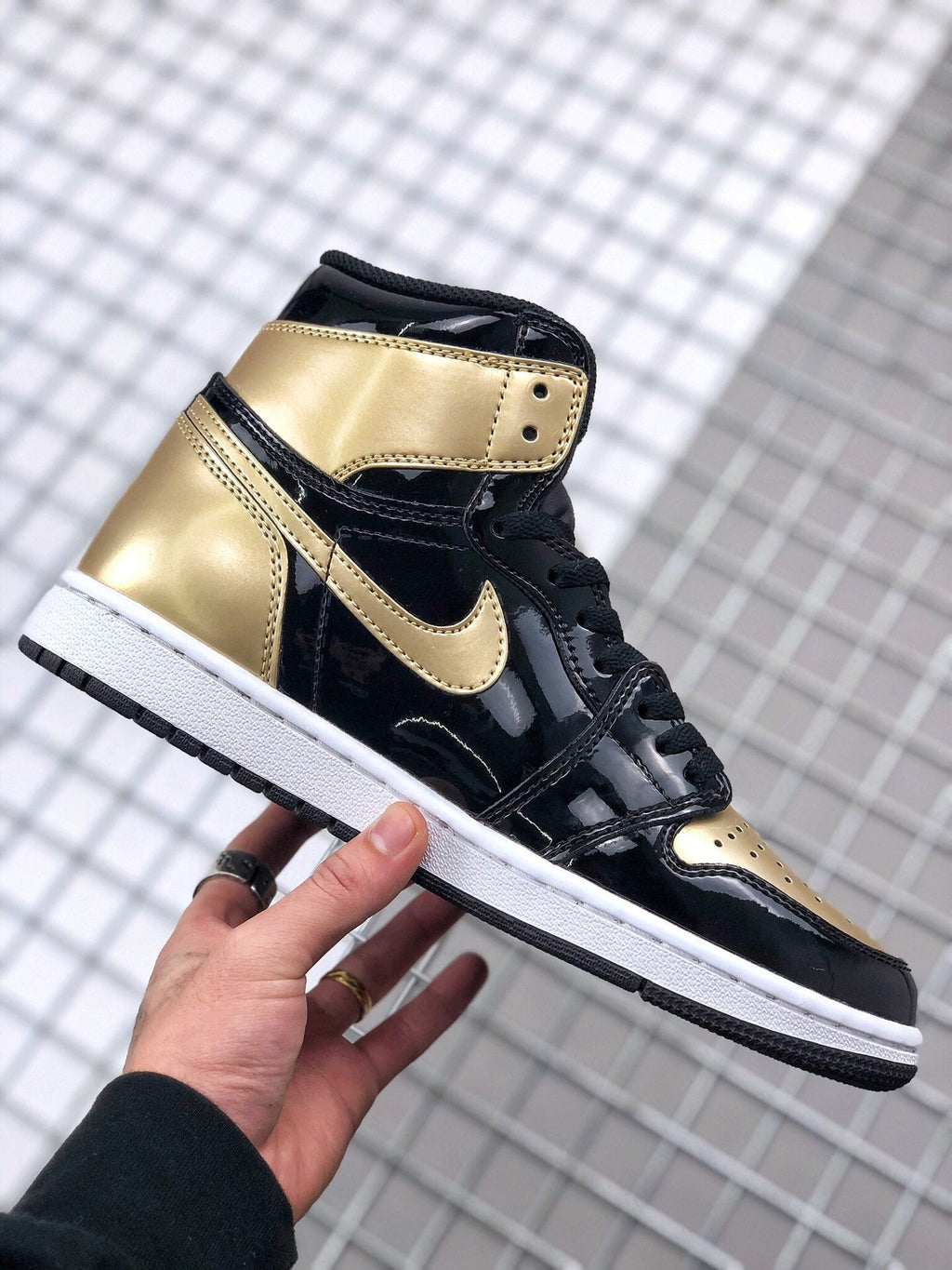 Jordan Air Jordan 1 High Gold Toe Sneakers 861428-007