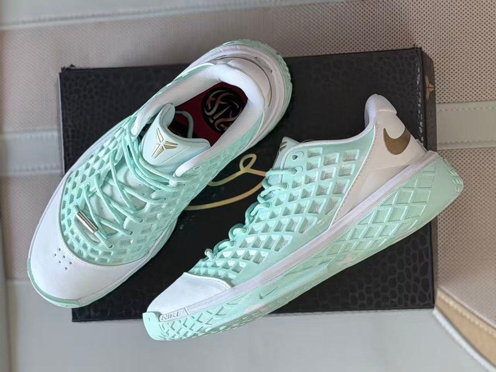 Nike Kobe 3 Basketball Shoes Jade White Gold