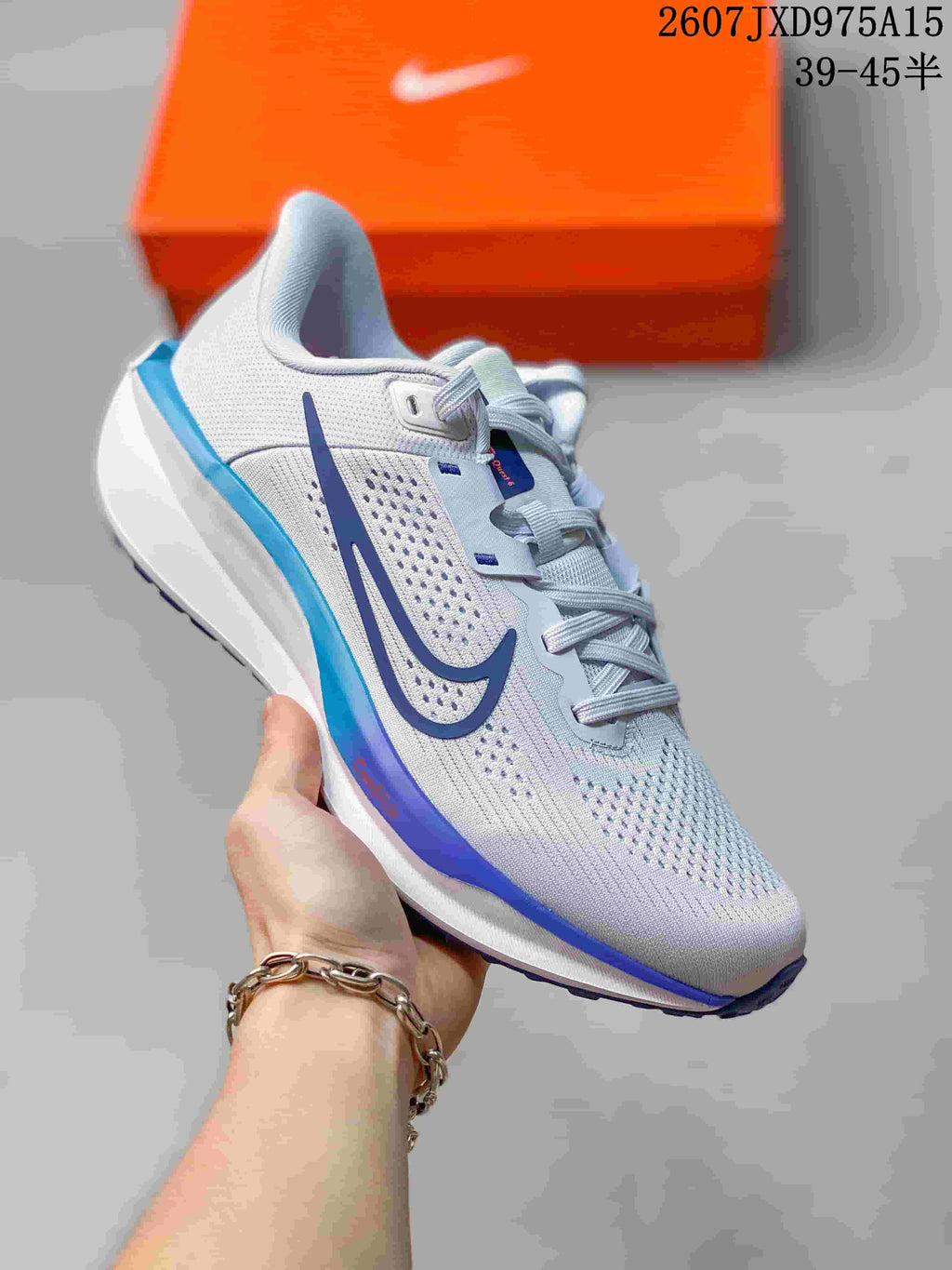 Nike Quest 6 Low-Top Running Sneakers