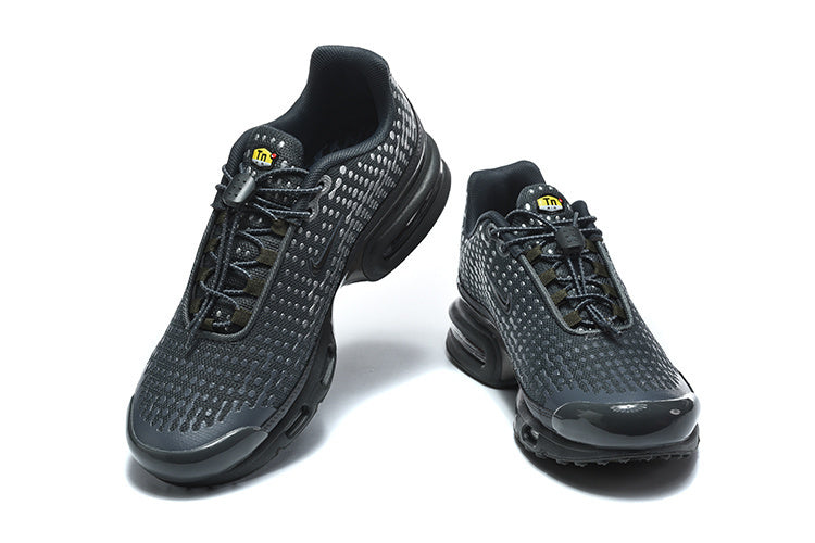 Nike Air Max Plus SE Black Sneakers