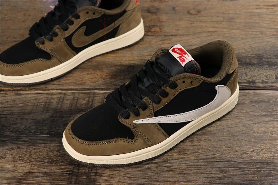 Travis Scott x Air Jordan 1 Low Dark Mocha Sneakers