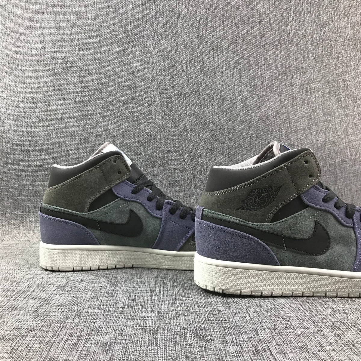Jordan 1 Mid Gray Purple Sneakers 852842-203