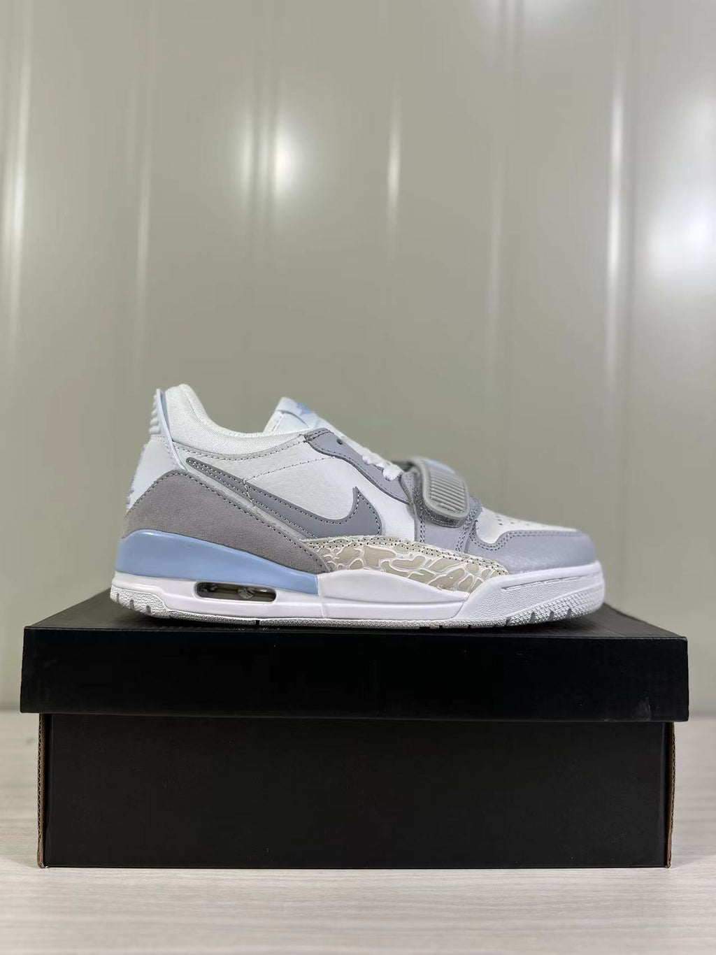 Jordan Legacy 312 Low White Grey Glacier Blue HQ1190-101