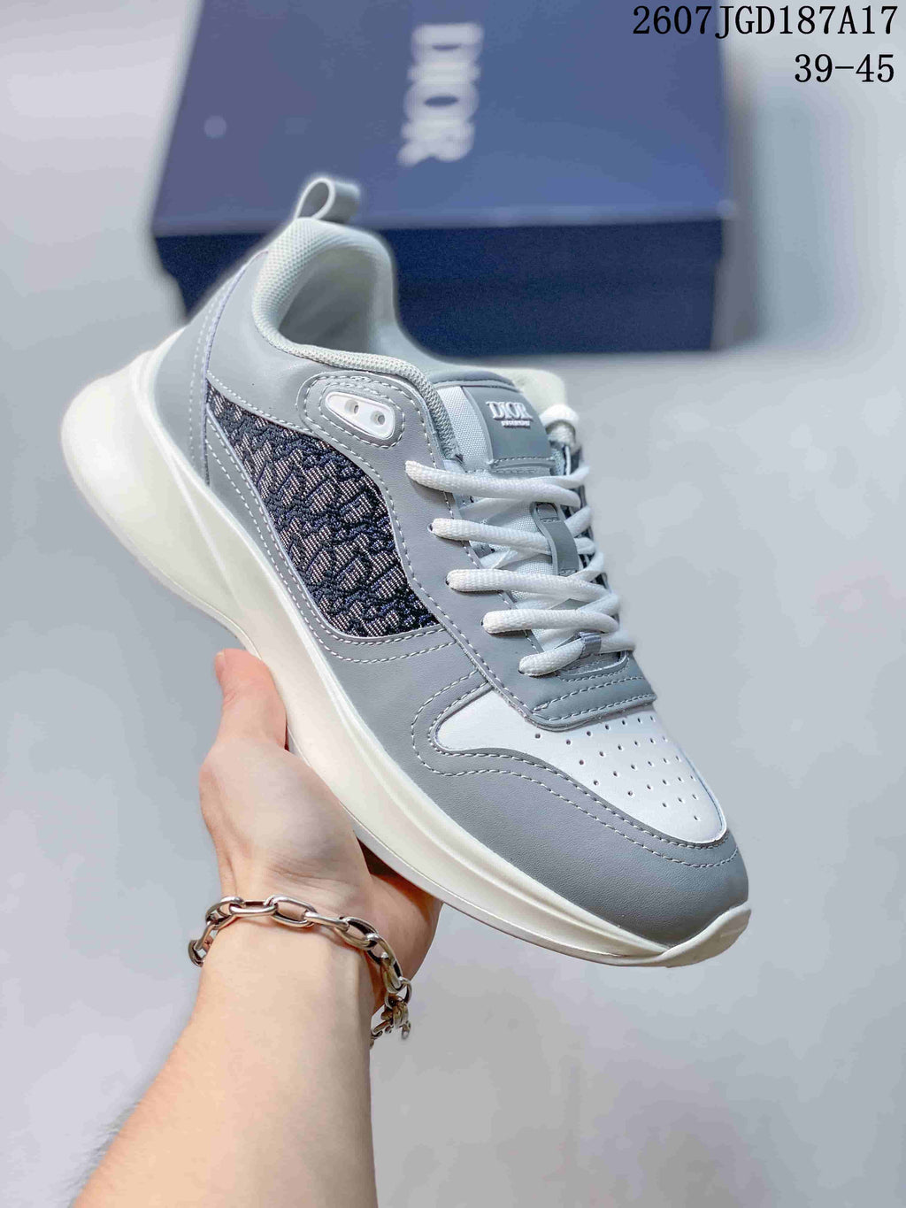 Dior B25 Runner Low-Top Sneakers 07JGD187A17